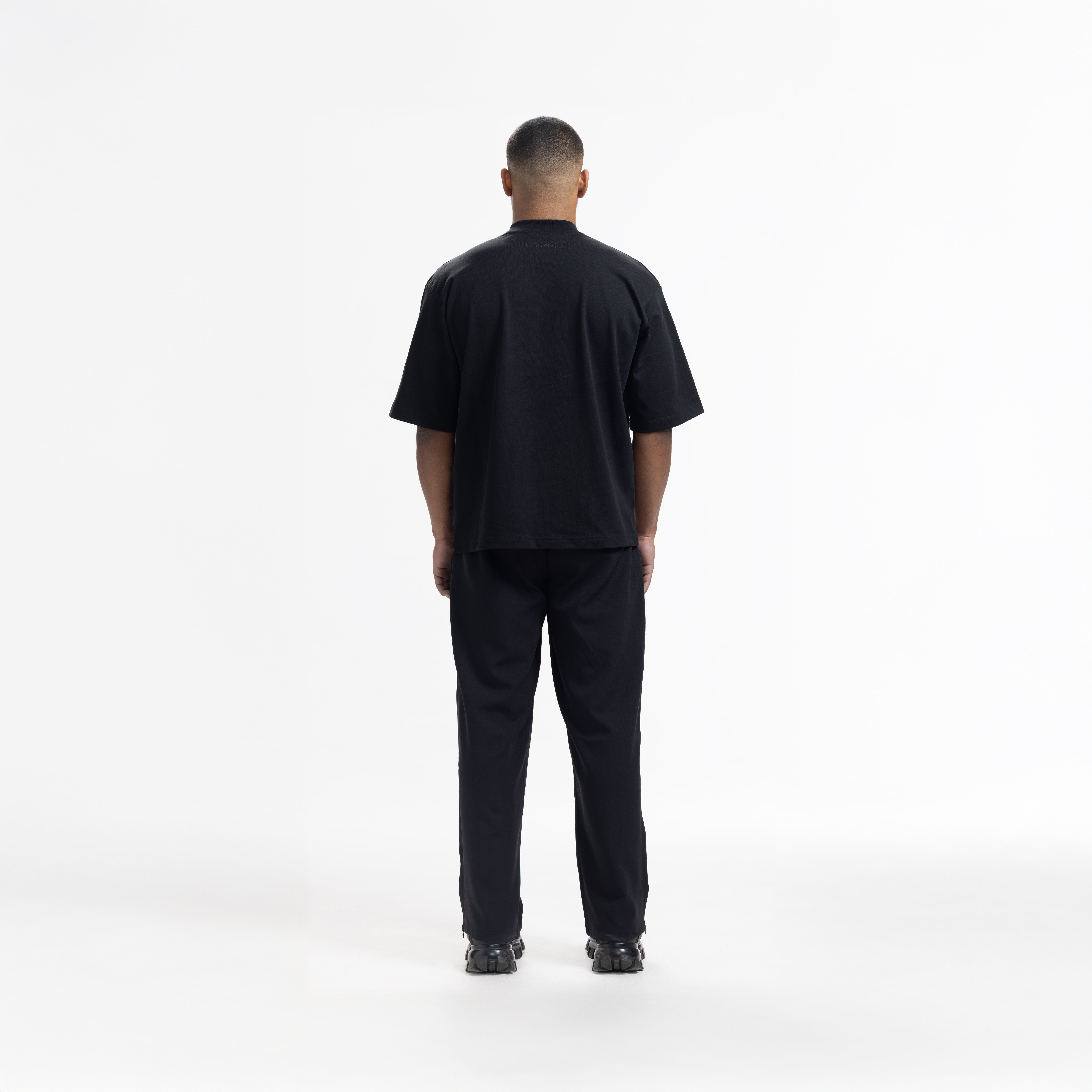 THE ESSENZA T - BLACK