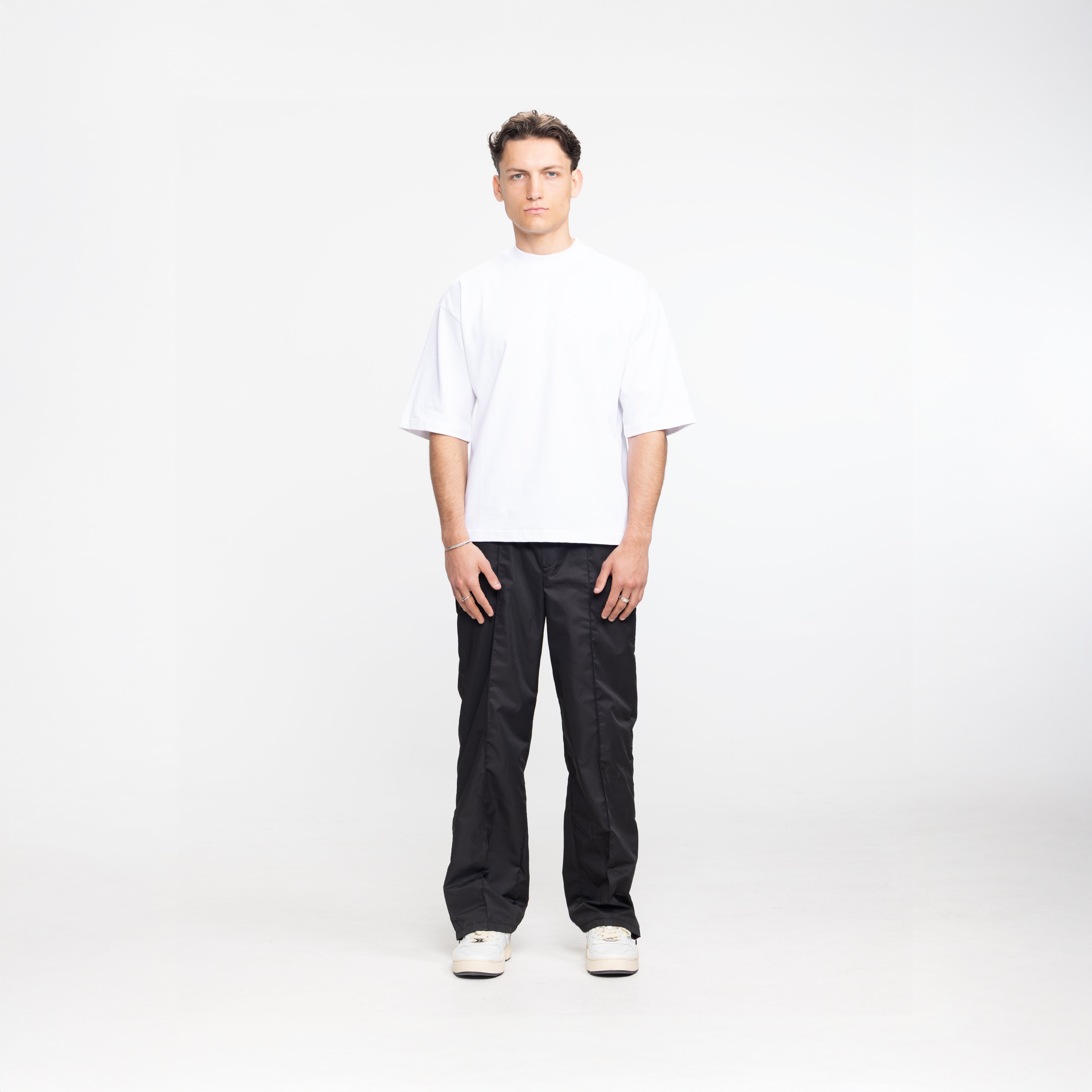 THE ESSENZA T - WHITE