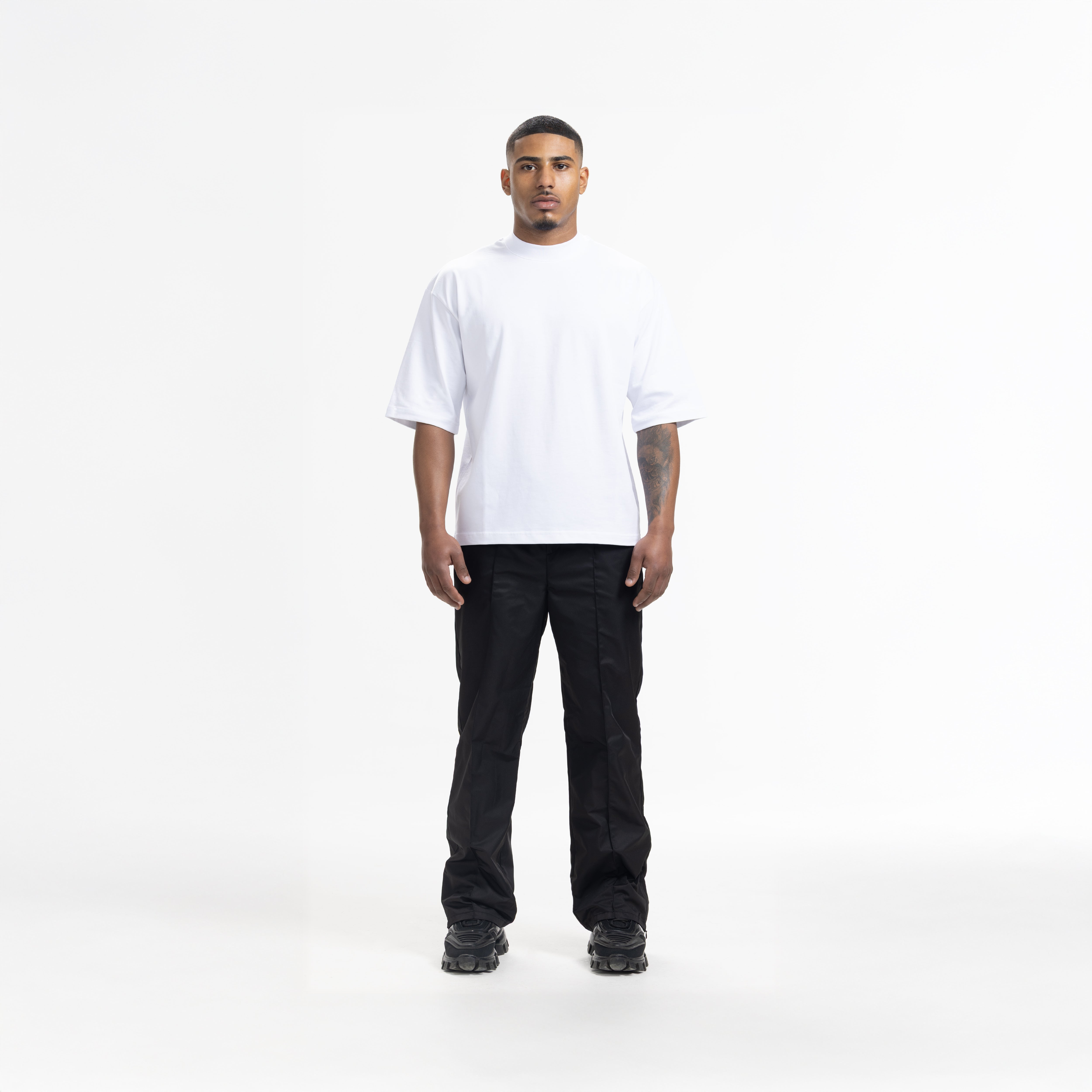 THE ESSENZA T - WHITE